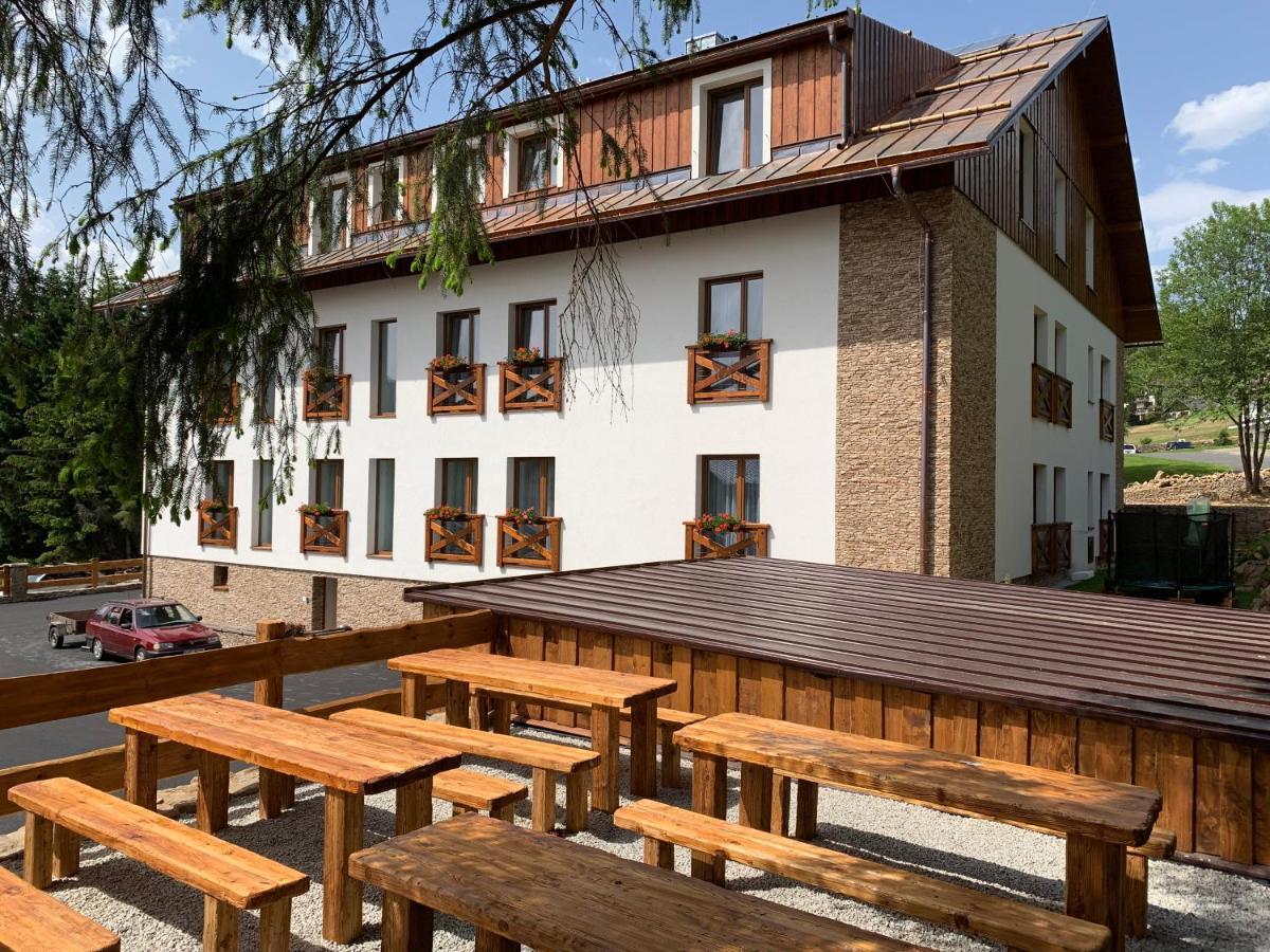 Apartmány Anička Zelezna Ruda Exterior foto